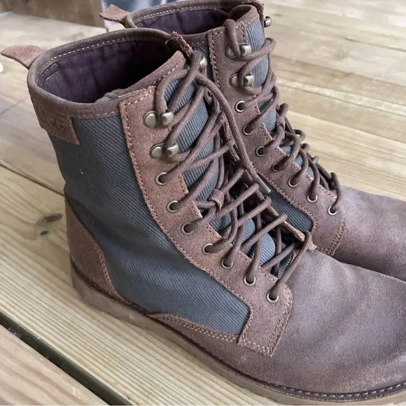 UGG BRown Leather Boots size US 11 Mens Lace Up Waterproof - Picture 7 of 10